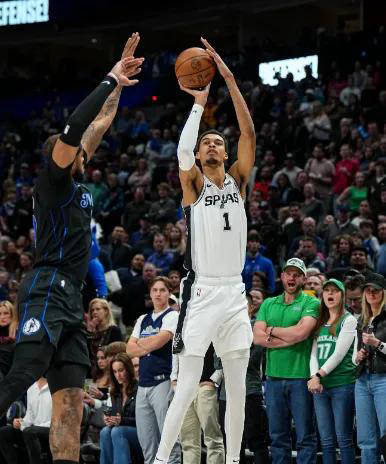 手机买球-重(zhòng)新评定(dìng)NBA歷(lì)史5大天赋怪，文斯卡特落選(xuǎn)，詹姆斯排第三(sān)，榜首无人能及(jí)