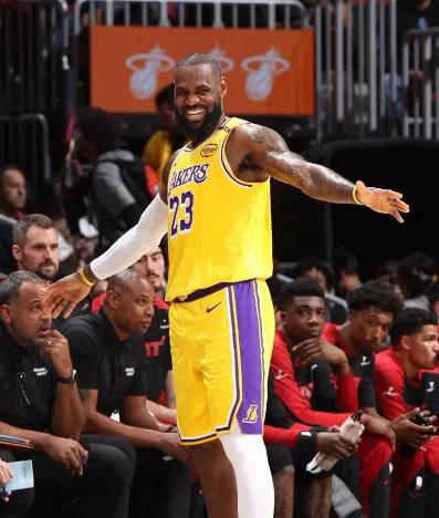 重新评定NBA历史5大天赋怪，文斯卡特落选，詹姆斯排第三，榜首无人能及