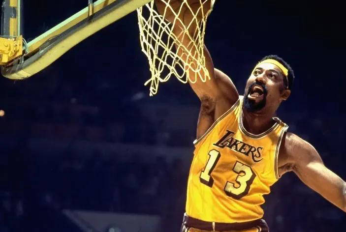 重新评定NBA历史5大天赋怪，文斯卡特落选，詹姆斯排第三，榜首无人能及