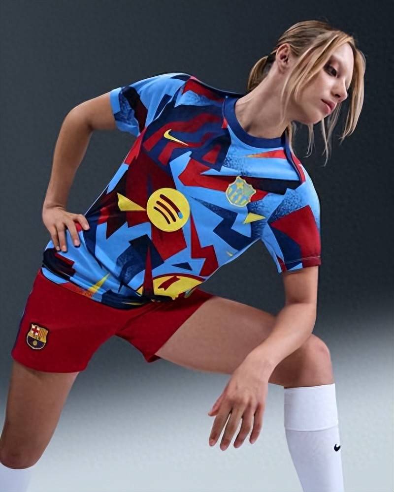 买球站-巴塞罗那足球俱乐部2025/26赛季第四赛前训练服亮相