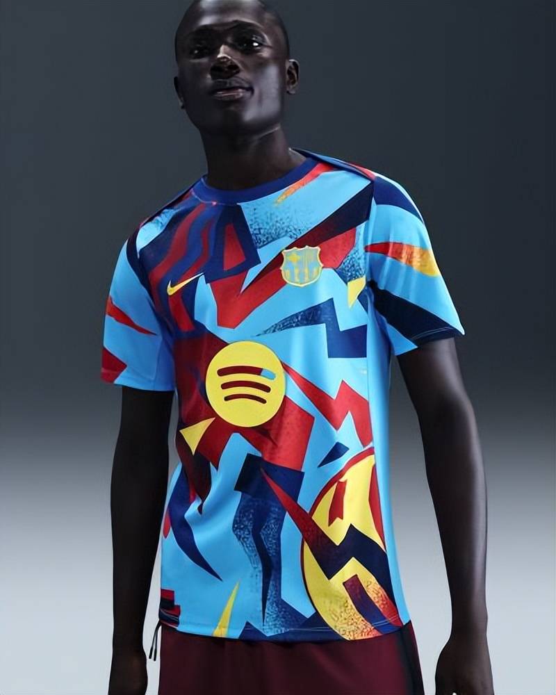 巴塞罗那足球俱乐部2025/26赛季第四赛前训练服亮相