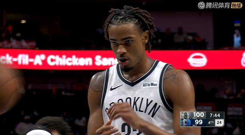 独行侠险胜！浓眉24+14+3，赛后弗拉格为球迷签字，浓眉场边接受采访